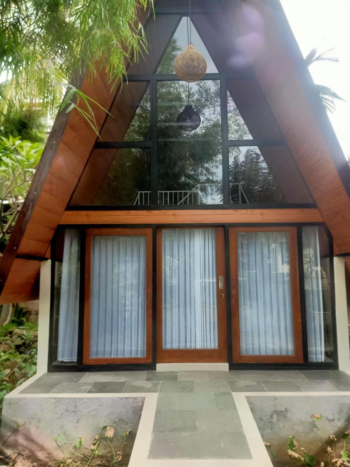 The Central Lovina Hotel & Restaurant Exterior foto